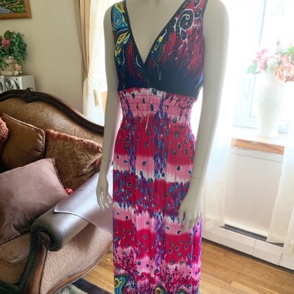 Dresses & Skirts - Colorful Maxi Dress